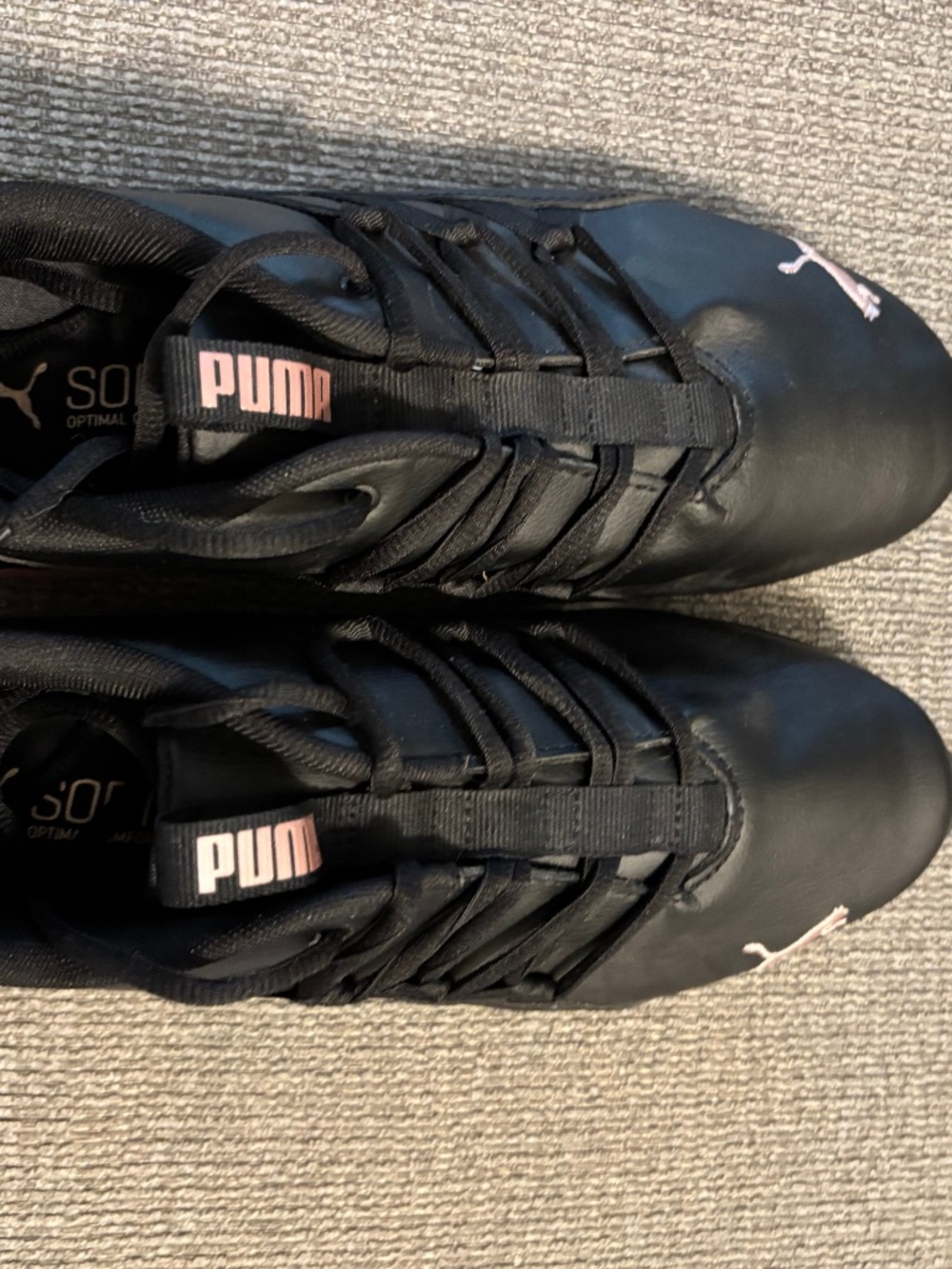 Black leather Puma sneakers
